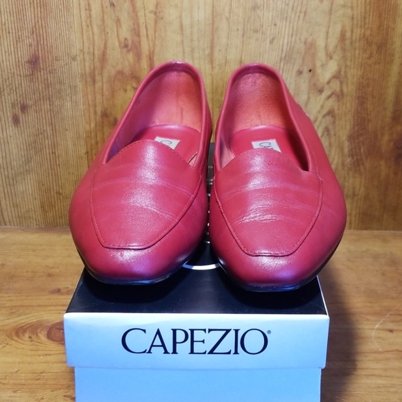 Capezio Red Leather Style Slip-On Shoes 9.5M - Picture 2 of 8